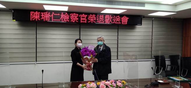 北检襄阅陈玉萍（左）、陈瑞仁（右）（陈志贤摄）