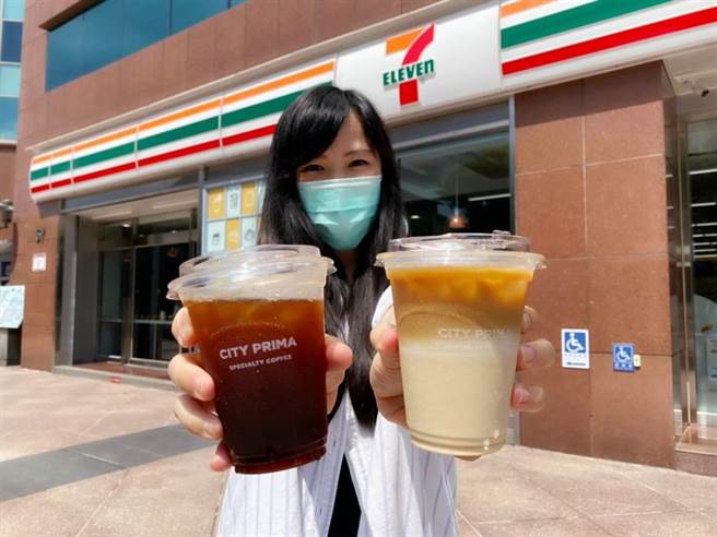 小7推出咖啡买一送一优惠，限时7天。（7-ELEVEn提供）