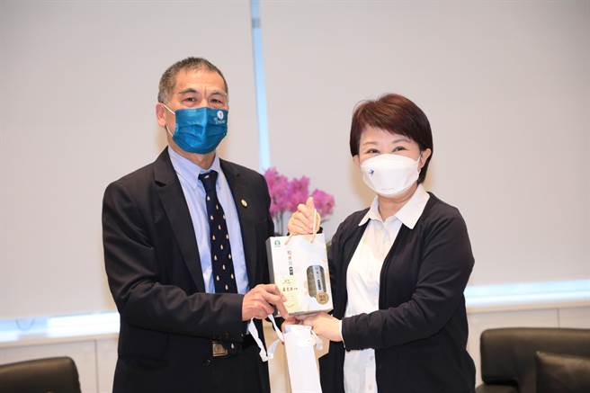 中油公司代董事长兼总经理李顺钦表达中油沿线用地已陆续取得，攸关安全及紧急抢修的隔离站用地，及隔离站周边管线用地则需要台中市府协助。（台中市府提供／卢金足台中传真）