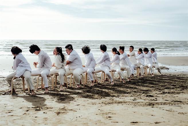 《敬啟者To whom it may concern》演出劇照。（台中國家歌劇院提供／陳淑芬台中傳真）