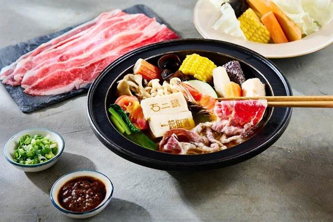 最强寒流发威，平价火锅霸主「石二锅」单日破千万业绩。（王品提供）