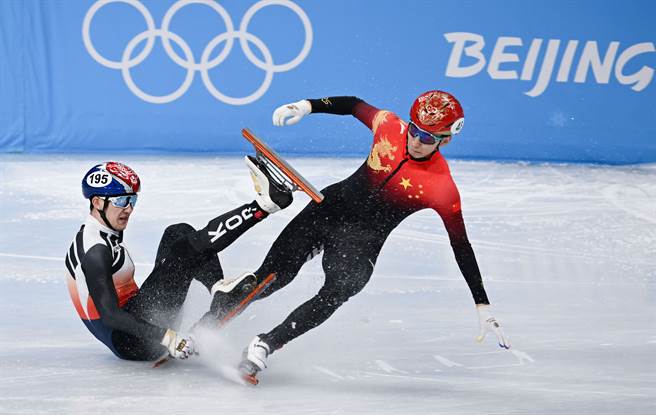 國際滑冰聯盟方面表現出了改善的意志，韓方決定不就韓國短道速滑運動員判罰一事向國際體育仲裁法庭提出訴訟。（圖／新華社）