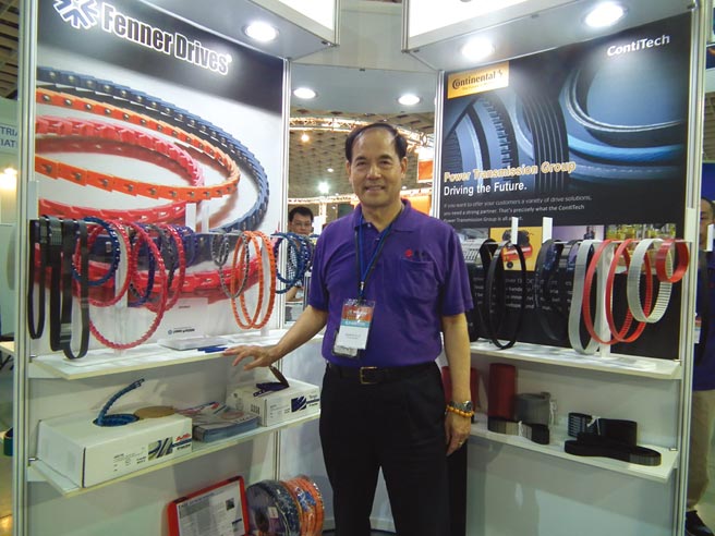 达基实业总经理张福霖表示，达基引进全球最高端的PU钢丝皮带，提供高精度、低噪音等符合国际要求规范。图／李水莲