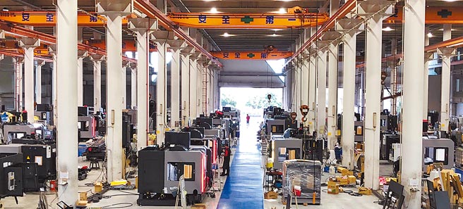 高锋工具机生产线。图／庄富安