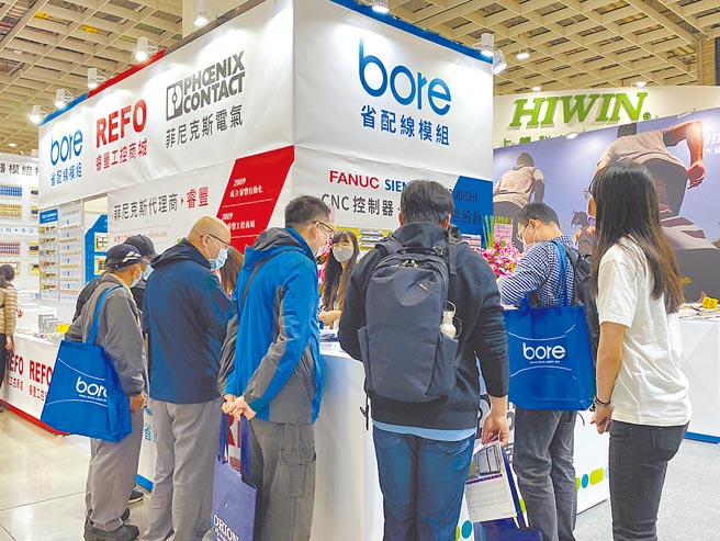 柏叡专业研发PLC／CNC数控器中继模组，推出Push-In端子系列省配线模组搭配各大控制器品牌做中继连接，依照客户需求设计出高CP值产品，达到强化零件使用寿命、缩小配电盘体积，增加设备空间灵活应用度、提高施工效率，并降低人力及时间成本，迅速升级工业4.0，改变省配线领域的使用习惯，全方位实力稳居业界第一。图／业者提供