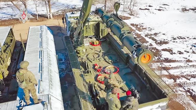 俄罗斯在演习中发射了作战战术导弹系统「伊斯坎德尔」巡航导弹。（摘自俄罗斯国防部官网）