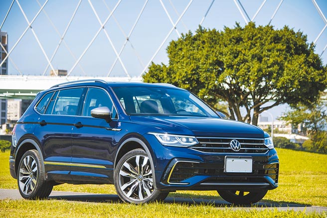 VW Tiguan Allspace 380 TSI R-Line Performance擁有R-Line專屬內裝與外觀套件，售價194.8萬元。（陳大任攝）