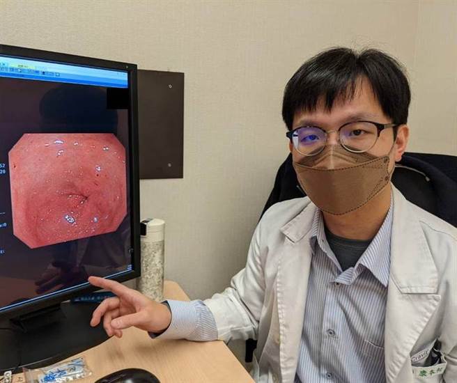 书田诊所胃肠肝胆科主治医师康本初表示，进食过量或辛辣、刺激性食物，容易导致胃肠黏膜保护力降低，增加胃溃疡风险。(图/书田诊所提供)