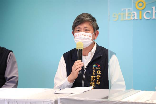 台中市社会局长彭怀真说，包括查出2人受虐，又新发现3名幼儿疑似遭不当对待，会请专家厘清是否违反《儿少权法》，对业者提出集体瀆职之告。（卢金足摄）