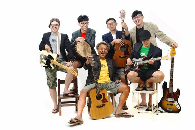 《我们心中的那一道光》二二八草地音乐会卡司：谢铭佑＋麵包车乐团。（高市府提供）