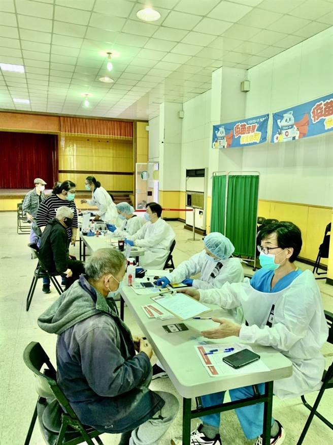 宜兰县再设快打站，预估会有1万人在快打站施打疫苗，届时可让第3剂疫苗涵盖率破4成。（宜兰县政府提供／李忠一宜兰传真）