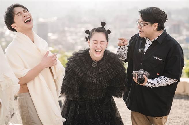 小S、蔡康永「世纪大合体」互动爆笑。（CATCHPLAY＋提供）