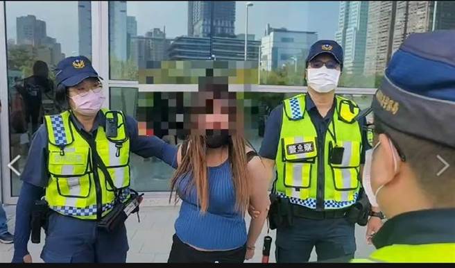 高雄孙姓女子去年10月要求混打BNT遭拒，大骂接种站医护人员和警察，高雄地院审酌她罹患双向情绪障碍症，依妨害公务罪判拘役20天，可易科罚金及上诉。（本报资料照片／袁庭尧高雄传真）