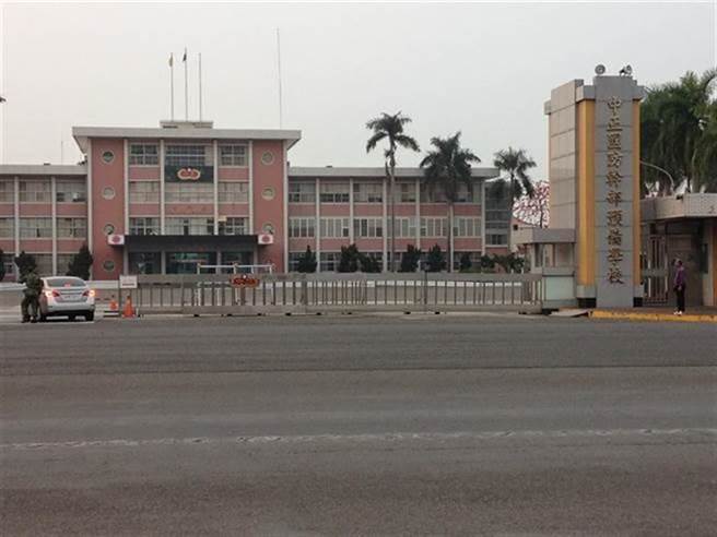 900元可买「么八假」中正预校天兵「卖假」下场惨了。(中时资料库)