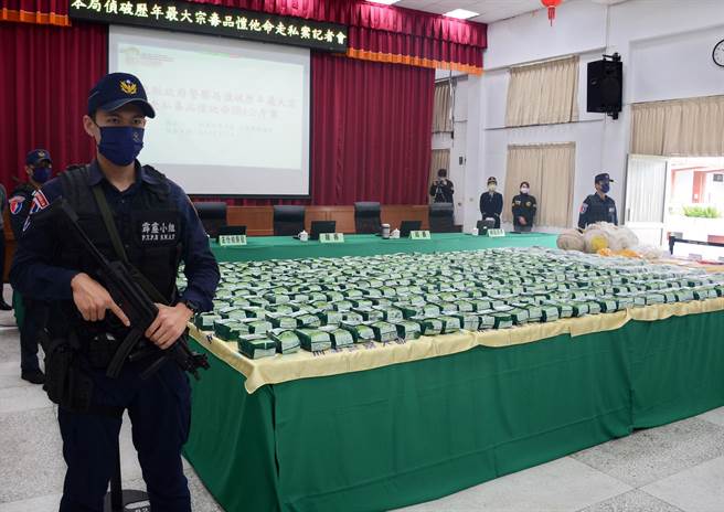 屏警破获县内治安史上最大走私毒品，查获近8亿元k他命。(林和生摄)
