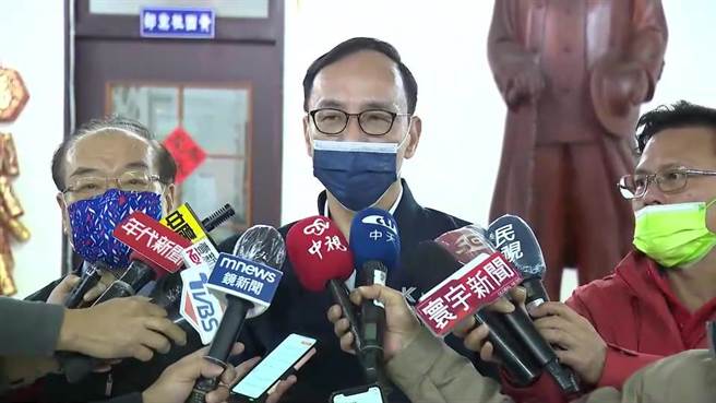 国民党主席朱立伦表示，民进党执政这几年，两岸有什么对话？两岸有什么样的交流，呛问蔡总统「你不要九二共识，请问你要什么？」（卢金足摄）