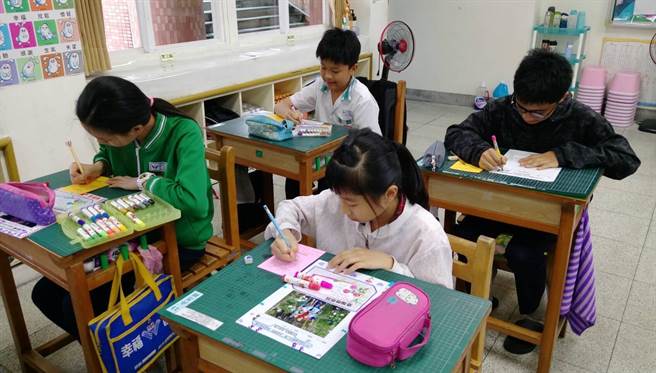 幸福国小推广品德活动从孝扎根，母亲节活动多元，相当受学生欢迎。（幸福国小提供／陈梦茹桃园传真）