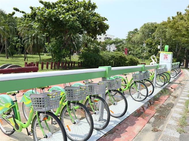 台南市公共自行车（T-Bike）前年首度跨越曾文溪到溪北地区，在新营地区新设4站。（张毓翎摄）