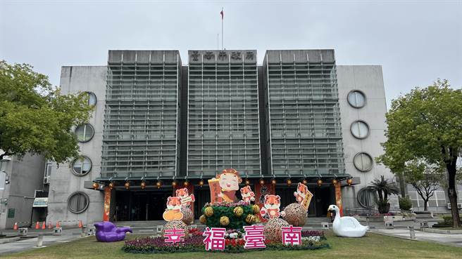 今年市府决定在新营民治市政中心增站，串联南瀛绿都心公园，提供民眾洽公、休閒的交通工具新选择。（张毓翎摄）