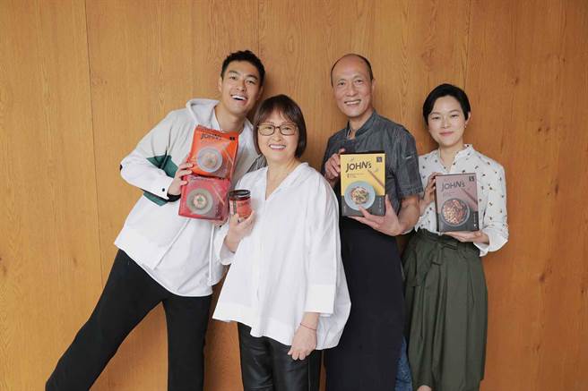 近期热播台剧《华灯初上》第三季将于3月18日上线，等待剧集上限的粉丝们，不防先预先准备追剧美食，与剧中饰演警官成哥的杨佑寧一同查案！（元锅提供）