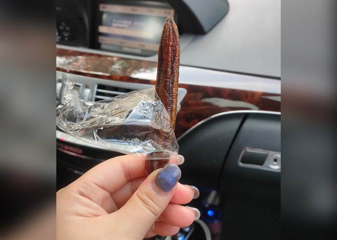 一名女网友分享最近吃到的零食，好奇网友知不知道这是什么。（图／翻摄自脸书社团爆废公社二馆）