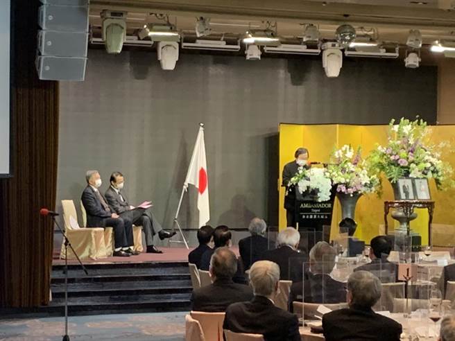 日本台灣交流協會今晚舉辦「天皇陛下華誕慶祝酒會」，台灣日本關係協會會長邱義仁致詞表示，台日關係面對新的挑戰，那就是如何面對來自中國的威脅。（楊孟立攝）