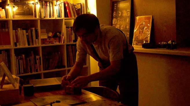 賴澔哲再次挑戰同志角色，主演《癡癡的愛》。（GagaOOLala提供）