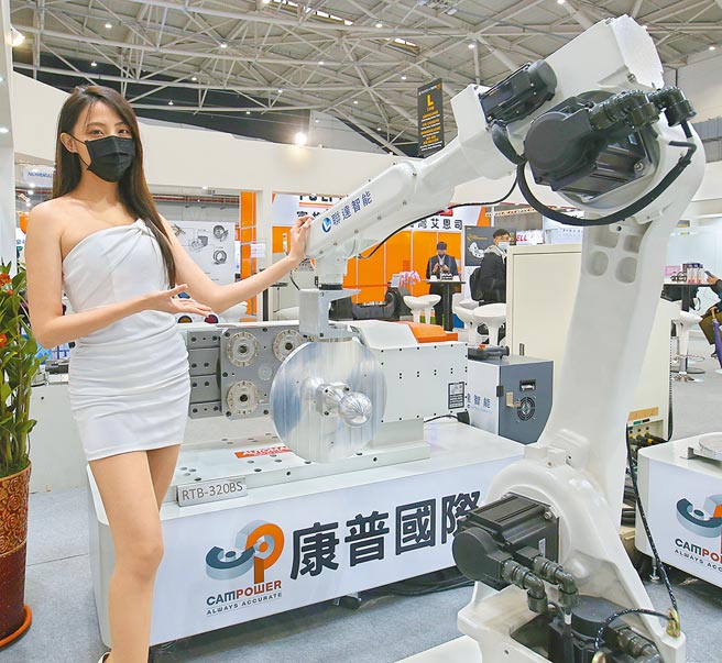 台湾机械产业去年出口额达到278亿美元，产值约1.3兆元，成长27％，创下歷史新高。图为台湾两大工具机展21日首度结盟办理联展。（陈君玮摄）