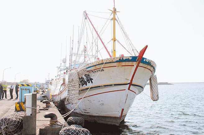 行政执行署台南分署将首度拍卖总吨位近百吨的「升鸿祥号」渔船。（台南分署提供／洪荣志台南传真）