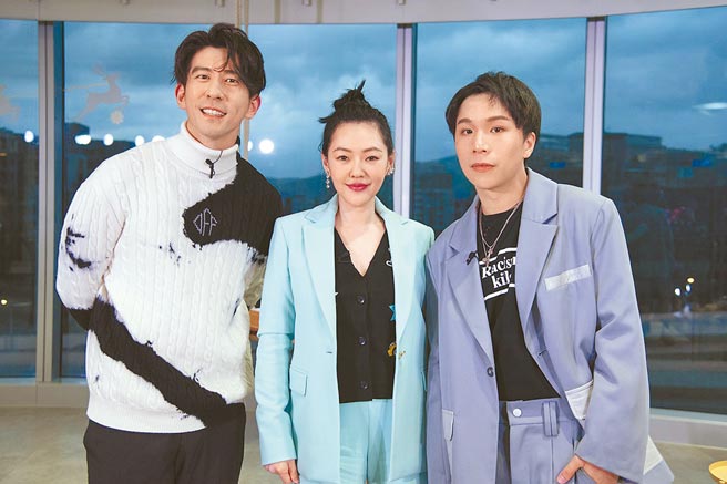 修杰楷（左起）在《小姐不熙娣》和小S、派翠克聊婚姻。（东森综合提供）