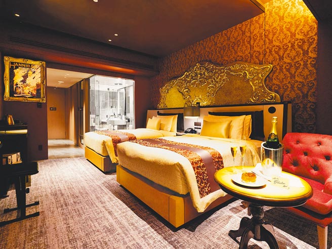 四季剧场与饭店联名「《歌剧魅影》主题客房」绚烂华丽。（JR东日本HOTELS提供）