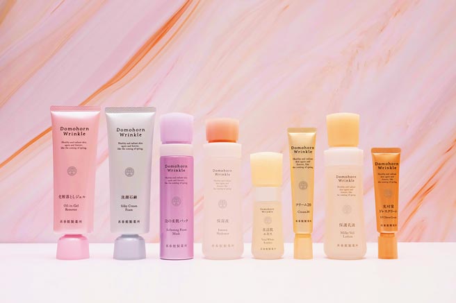 日本熊本保养品牌「朵茉丽蔻」全系列8支商品因应匯率调降商品售价，抗通膨再推出期间限定感恩价，下杀83折起。（朵茉丽蔻提供）