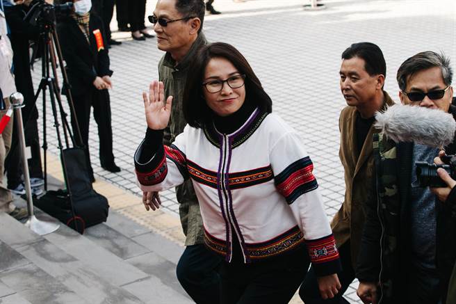 立委高金素梅（前右）。（资料照/郭吉铨摄）