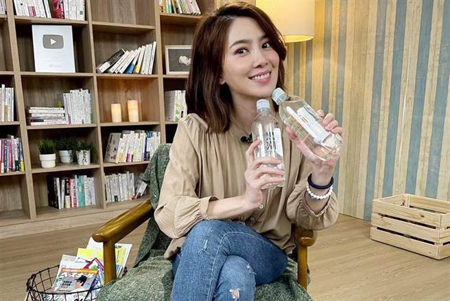 许蓝方与王少伟传出暧昧。(许蓝方脸书)