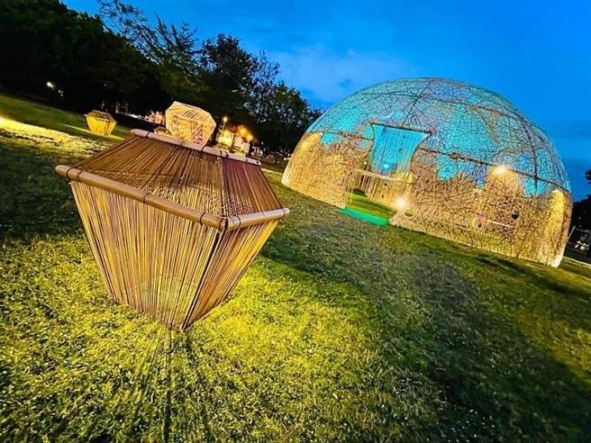 冈山灯艺节主灯「光之天穹」区域以圆形天穹为中心，引人入胜。（高雄市民政局提供／林瑞益高雄传真）