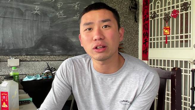 患有妥瑞氏症的曾姓先生日前搭火车从台北到台东途中病发，台铁人员及时给予协助。（蔡旻妤摄）