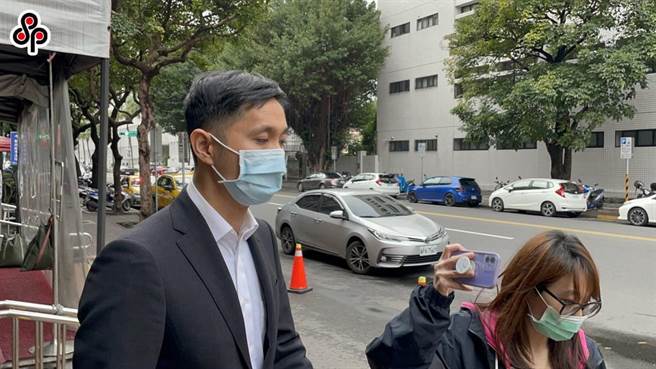 台湾高等法院二审开庭后，柳林玮步出法庭说，与日前出庭受访一样，说证据提交给法院了，希望获得公平的审判。本报资料照片