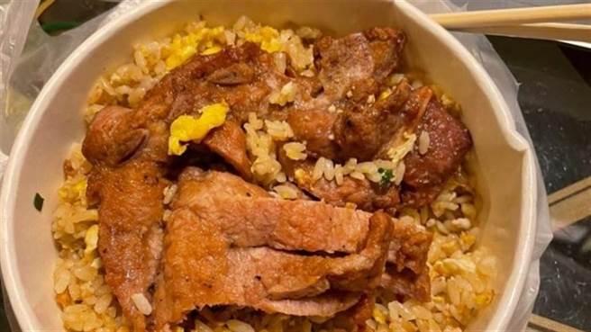 集中檢疫所傳出翻攪民眾便當搜查毒品，遭台灣人權促進會痛批濫用公權力。（圖／翻攝自Dcard）
