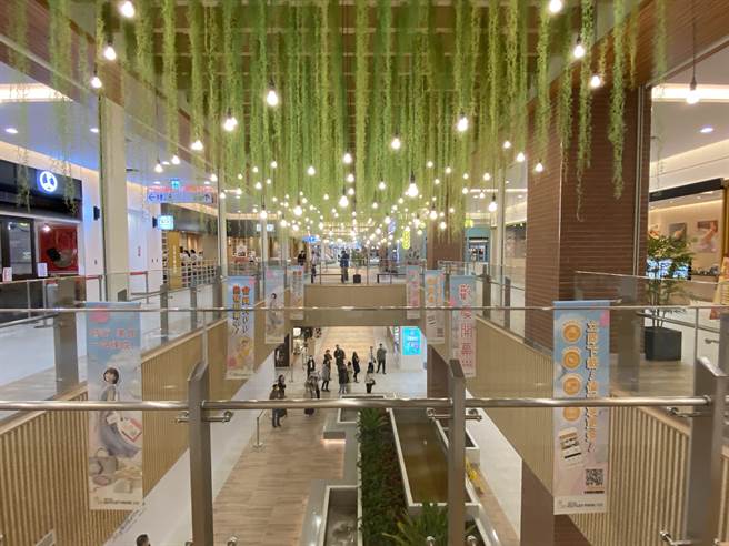 台南三井OUTLET将于25日正式开幕，试营运1周吸引16万人次。(曹婷婷摄)
