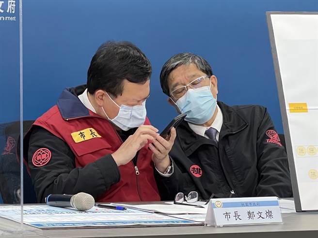 衛生局長王文彥表示，桃園3條主要傳播鏈皆已收斂，遠雄自貿港區群聚感染事件也已順利落幕，近期無新增社區確診個案。(蔡依珍攝)