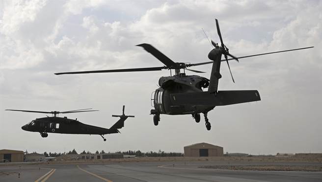 美国UH-60「黑鹰」（Black Hawk）直升机的资料照。（美联社）