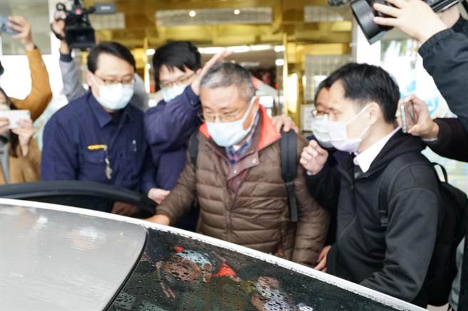 农业处长康立和请回。（李忠一摄）