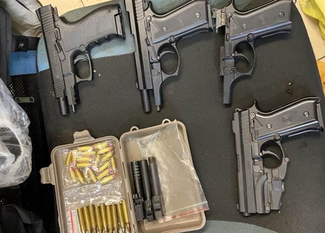 刑事警察局陸續在新北市新莊區、板橋區、台中市東區、雲林縣崙背鄉及高雄市前鎮區等地發動搜索執行查緝，破獲改造槍彈場所4處。（民眾提供／盧金足台中傳真）