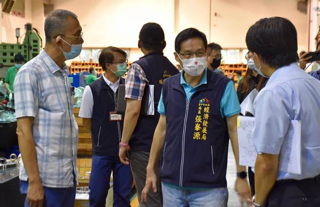 台中經發局輔導特定工廠辦理土地合法化作業。
照片/台中市政府提供