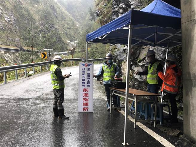 公路總局前進指揮所評估中橫便道搶通至少需5日曆天。（谷關工務段提供／王文吉台中傳真）