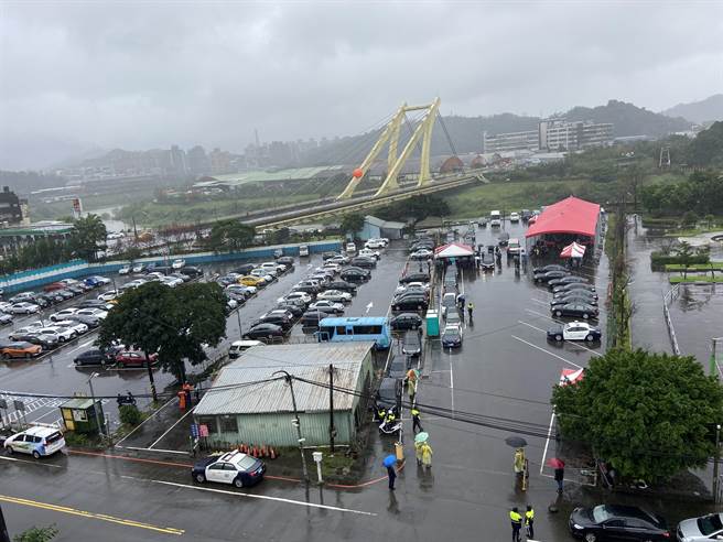 基隆捷运七堵站预计座落在崇孝街停车场一带，规画以TOD推动地方再生，并解决几10年留下的容积错置问题。（陈彩玲摄）