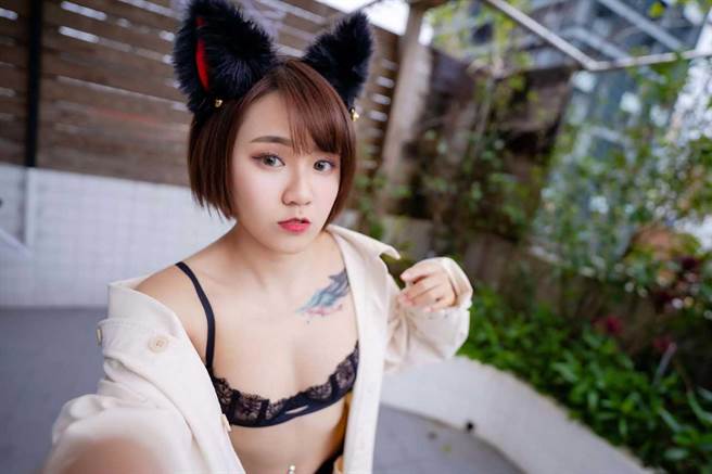 喜爱小猫咪的韩棠，在眾人期待下化身猫女郎。（麻豆传媒映画提供）