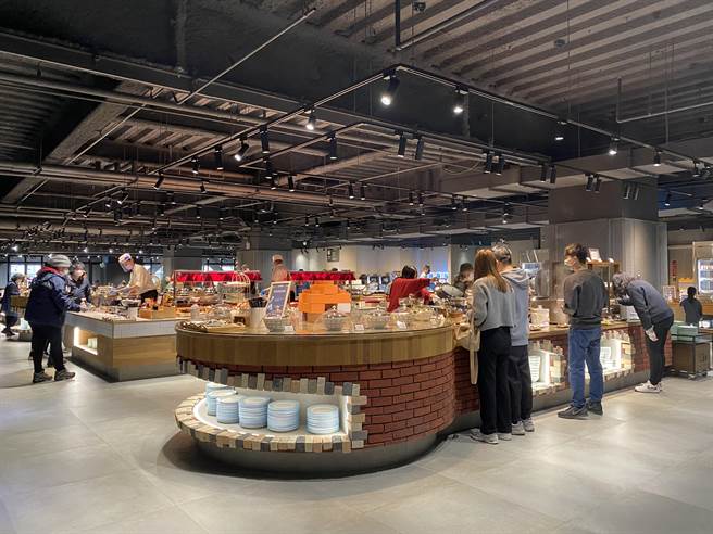 凤凰食号位在酒店2楼，台中高CP值酒店早午餐最佳选择。（冯惠宜摄）