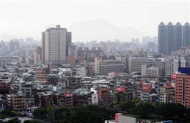 1名网友分享爸爸30年前弃新庄，选择置产桃园龟山，如今房价两样情。（示意图／达志影像）