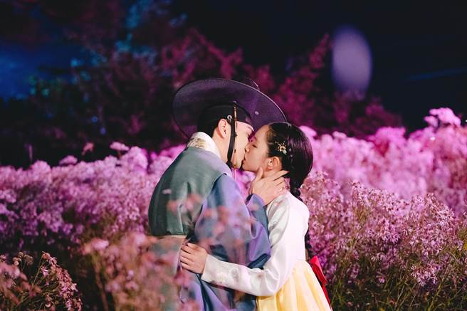 俞承豪、惠利熱吻寫下甜蜜結尾。（myVideo提供）